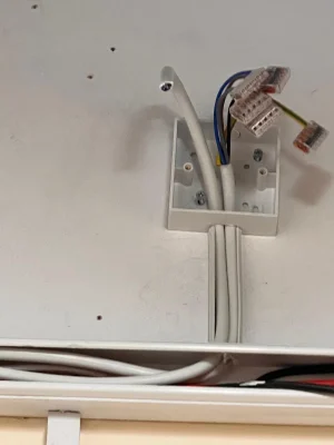 Commercial electricians in Walthamstow providing electrical services