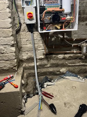 Certified electrician in Walthamstow providing electrical repairs